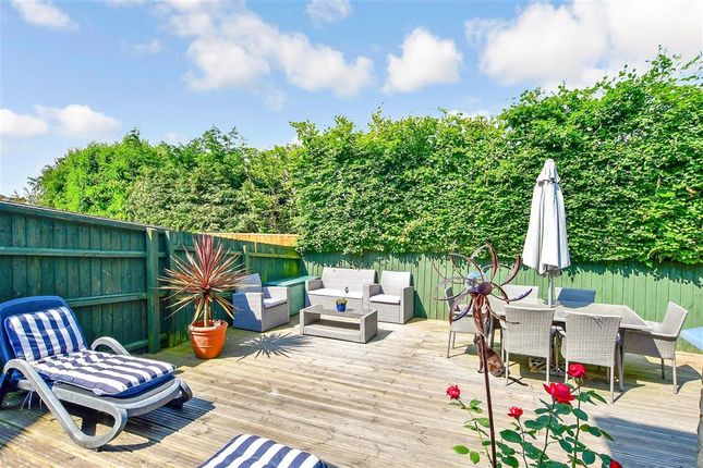 4 bed detached house