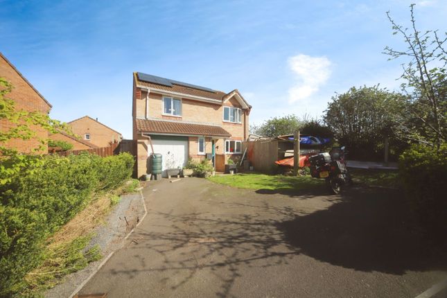 4 bed detached house