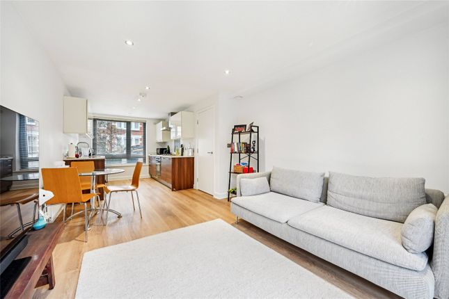 Elbe Street, Fulham, London, SW6 2 bed apartment for sale