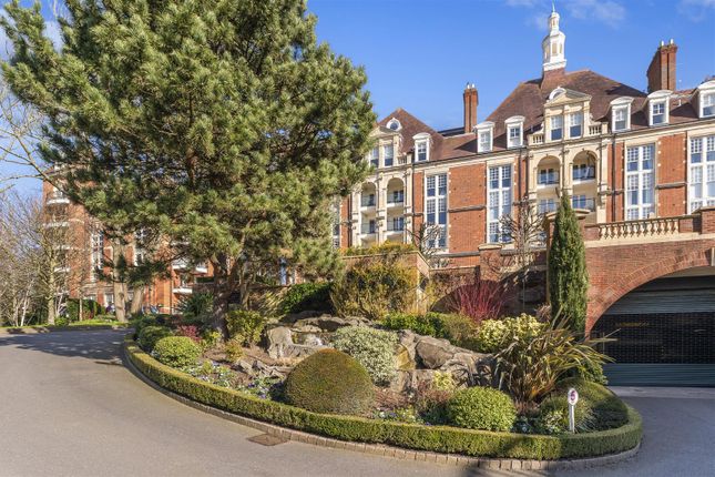 Frognal Rise, Hampstead, NW3 3 bed flat for sale