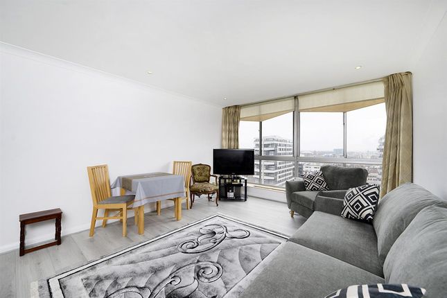 QUADRANGLE TOWER, CAMBRIDGE SQUARE... 1 bed flat for sale