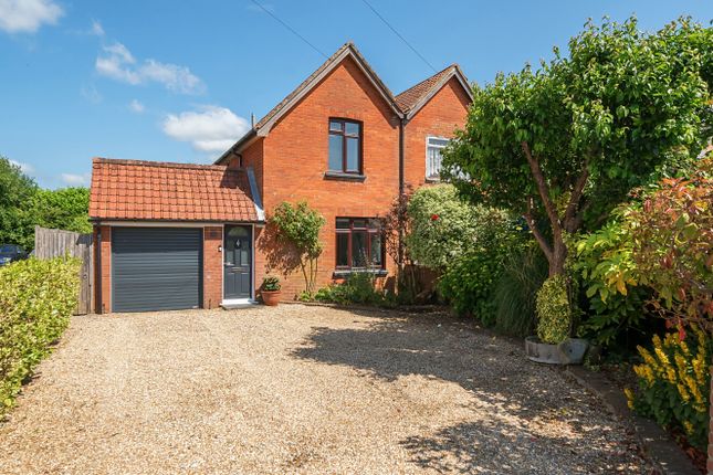 Sandy Lane, Fair Oak, Eastleigh... 3 bed semi