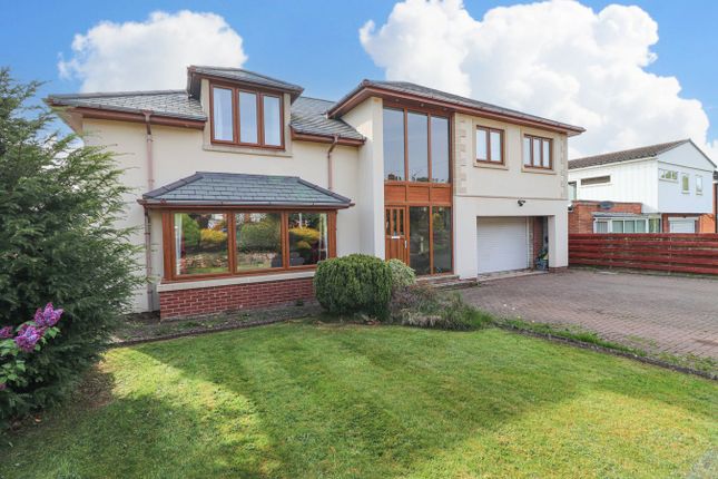 5 bed detached house