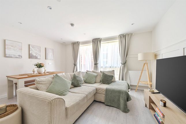 Regal Walk, Bexleyheath 1 bed apartment for sale