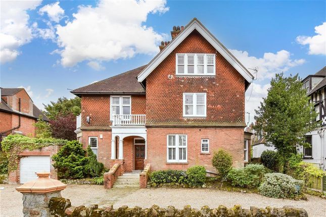 Sandgate Road, Folkestone, Kent 2 bed apartment for sale