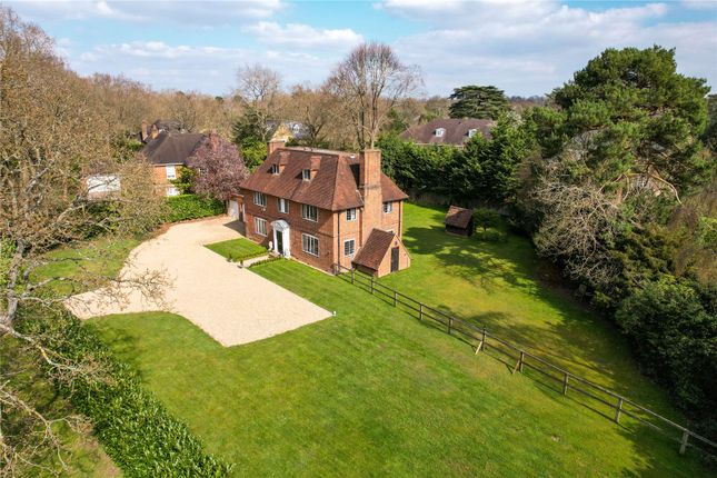 6 bed detached house