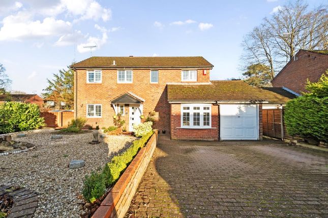 Cove,  Hampshire,  GU14 5 bed detached house for sale