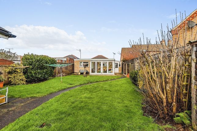 2 bed detached bungalow