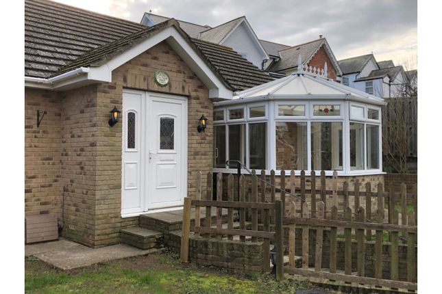 2 bed detached bungalow