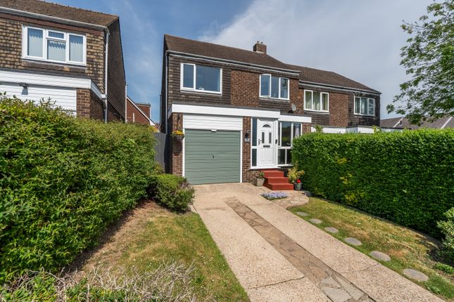 Estridge Close, Bursledon... 3 bed semi