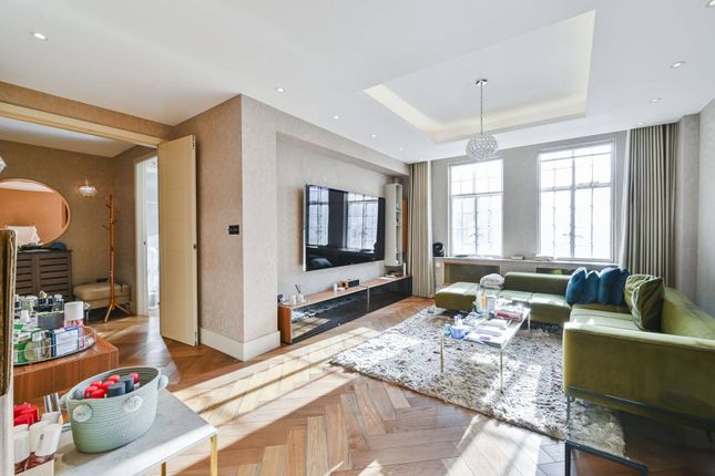 Curzon Street, Mayfair, London, W1J 2 bed flat for sale