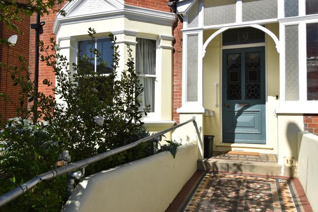 St. Helens Crescent, Hastings 4 bed semi