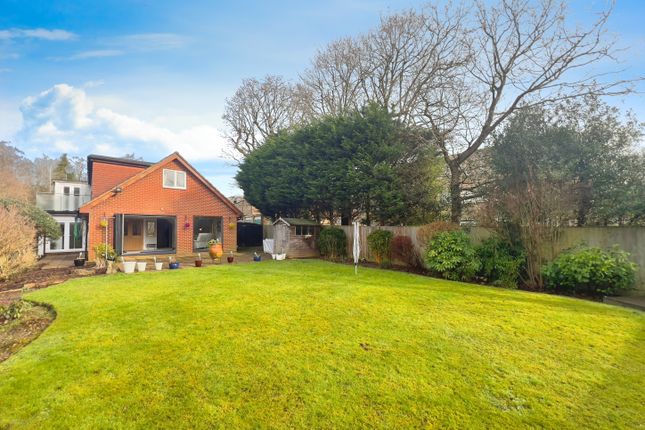 4 bed detached house