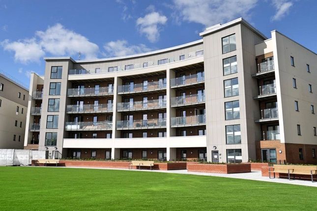 Gemini Park, Manor Way, Borehamwood... 2 bed apartment for sale
