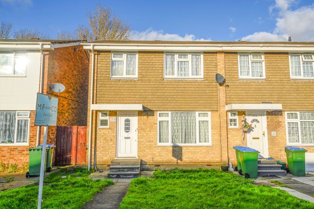 Fleetside, West Molesey, KT8 3 bed end of terrace house for sale