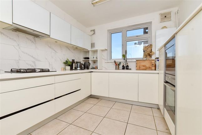 3 bed flat