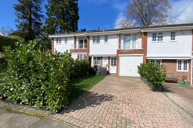 Milton Close, Henley
