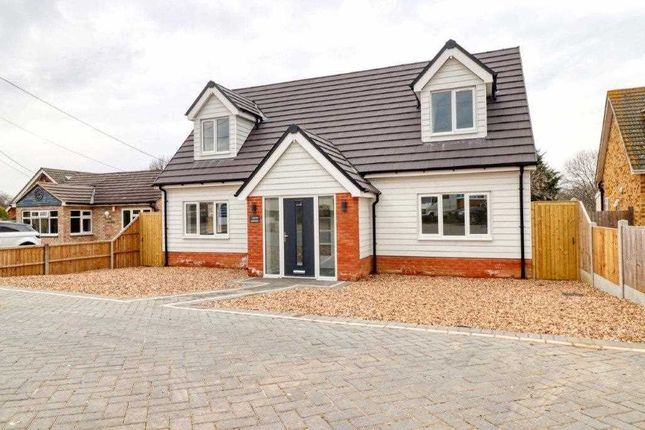 Oakmead Road, St Osyth CO16 4 bed detached house for sale