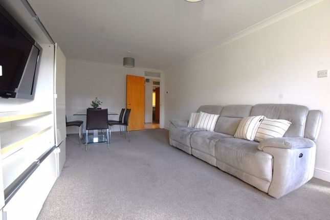 Pinner Road, North Harrow 2 bed apartment for sale