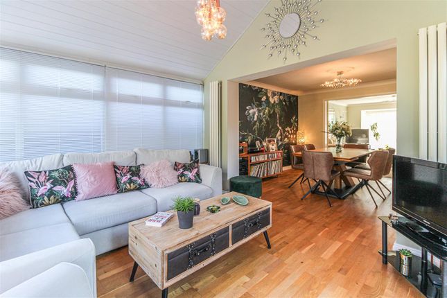 4 bed detached house