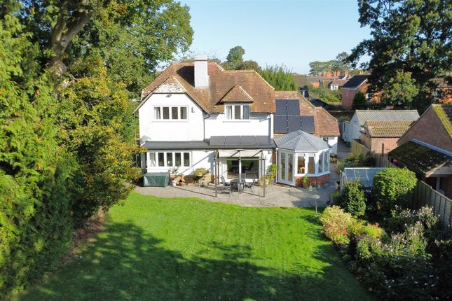 5 bedroom detached house for sale