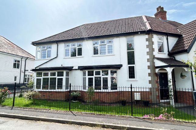 Syne Avenue, Skegness, Lincolnshire... 4 bed semi