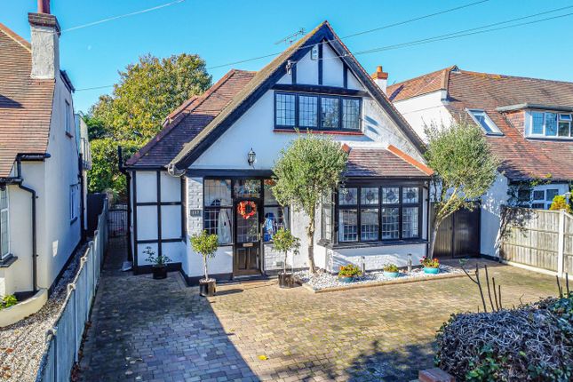 Parkanaur Avenue, Thorpe Bay SS1 3 bed detached house for sale