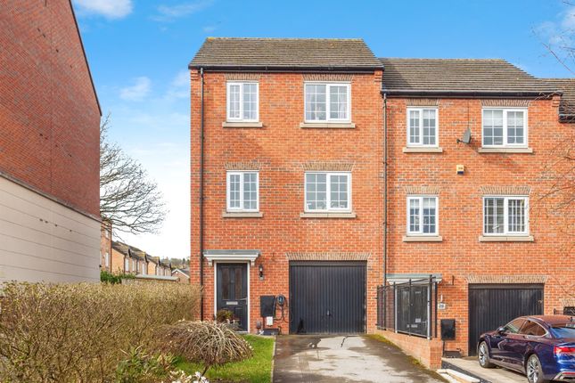 4 bedroom town house for sale