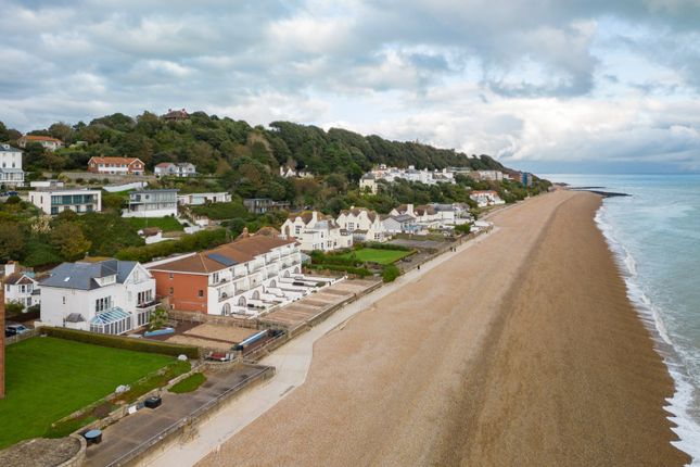 The Riviera, Folkestone CT20 2 bed penthouse for sale