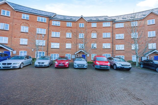 3 bed flat