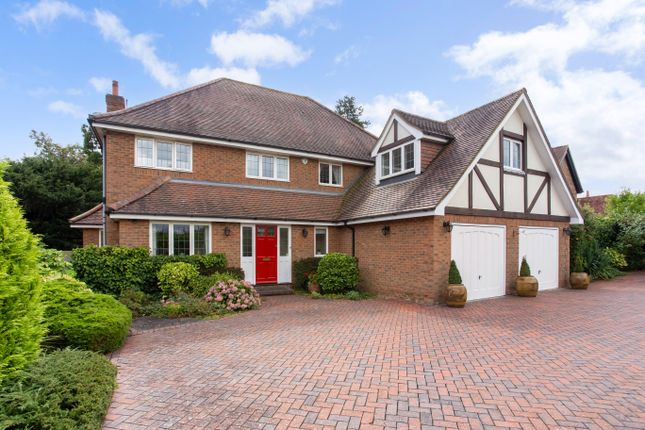 5 bed detached house