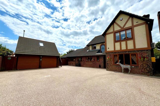 6 bedroom detached house for sale