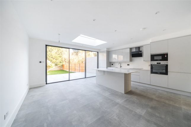 4 bedroom end of terrace house for sale