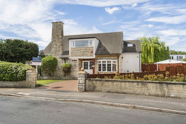 Cedar Drive, Bicester, OX26 4 bed detached house for sale