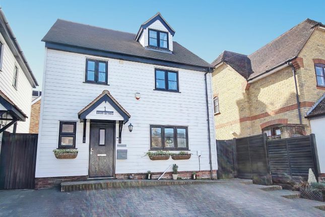 4 bed detached house