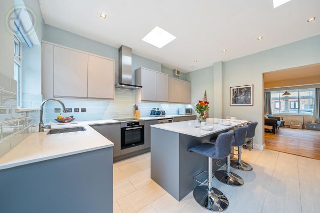 Palestine Grove, Colliers Wood SW19 3 bed end of terrace house for sale