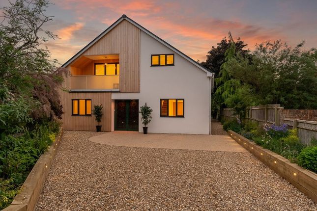 New Road, Aylesbury HP17 4 bed detached house for sale