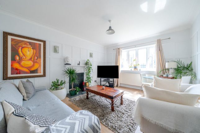 Popes Lane, Ealing, London, W5 2 bed maisonette for sale