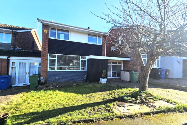 3 bed link detached house