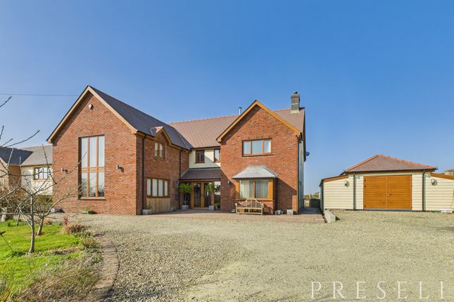 5 bed detached house