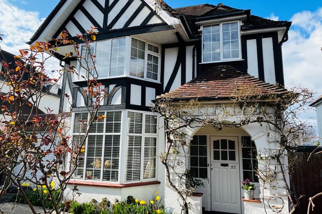 4 bed detached house