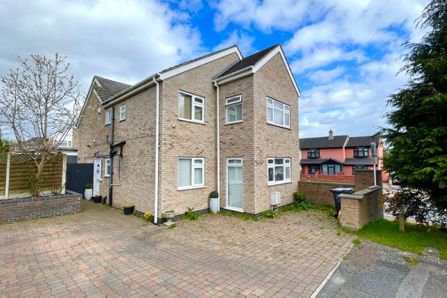 5 bed detached house