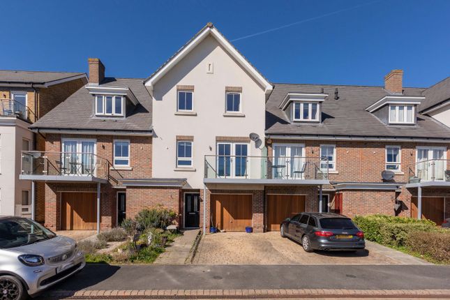 Raven Drive, Maidenhead SL6 4 bed townhouse for sale
