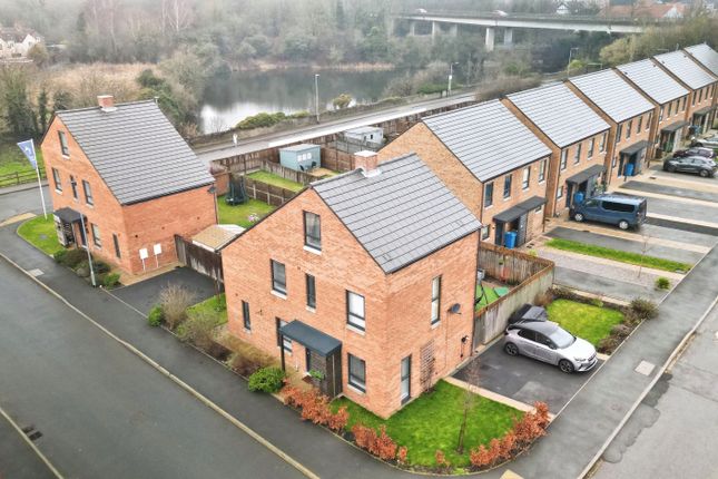 4 bed detached house