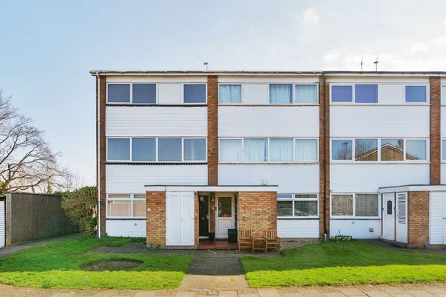 3 bed end terrace house