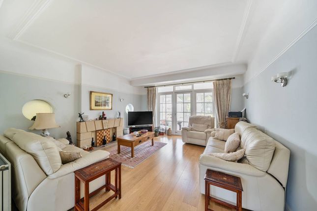 Drummond Drive, Stanmore, HA7 3 bed semi