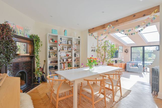 5 bed semi-detached house