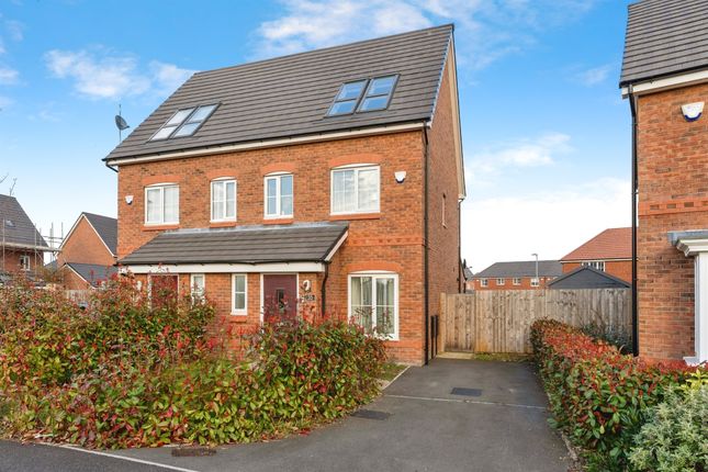 3 bedroom town house for sale