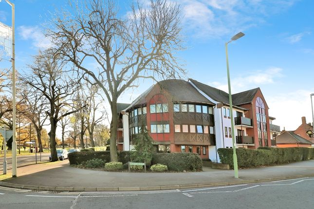 Park Court, Norton Way South, Letchworth 2 bed flat for sale