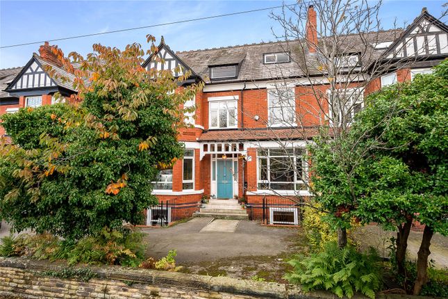 5 bedroom semi-detached house for sale